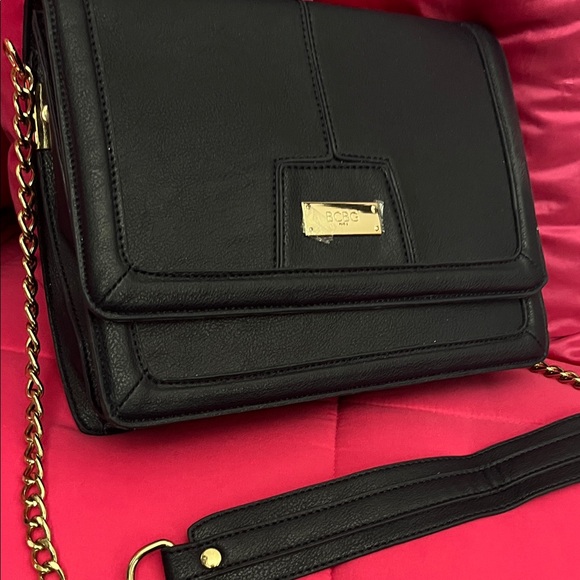 BCBG Paris Black Crossbody Bag with Gold Chain - Picture 3 of 6
